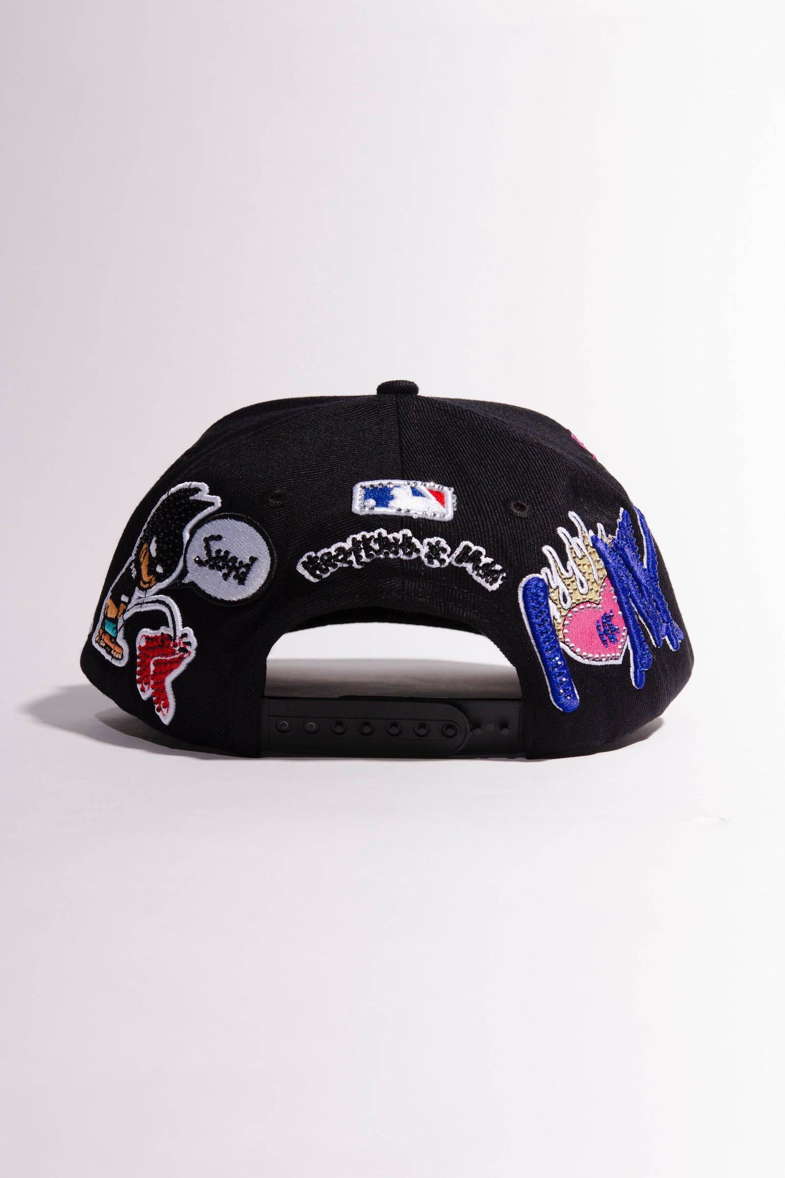 Nyc black 5 panel snap back “aka”(curved brim dad hat)