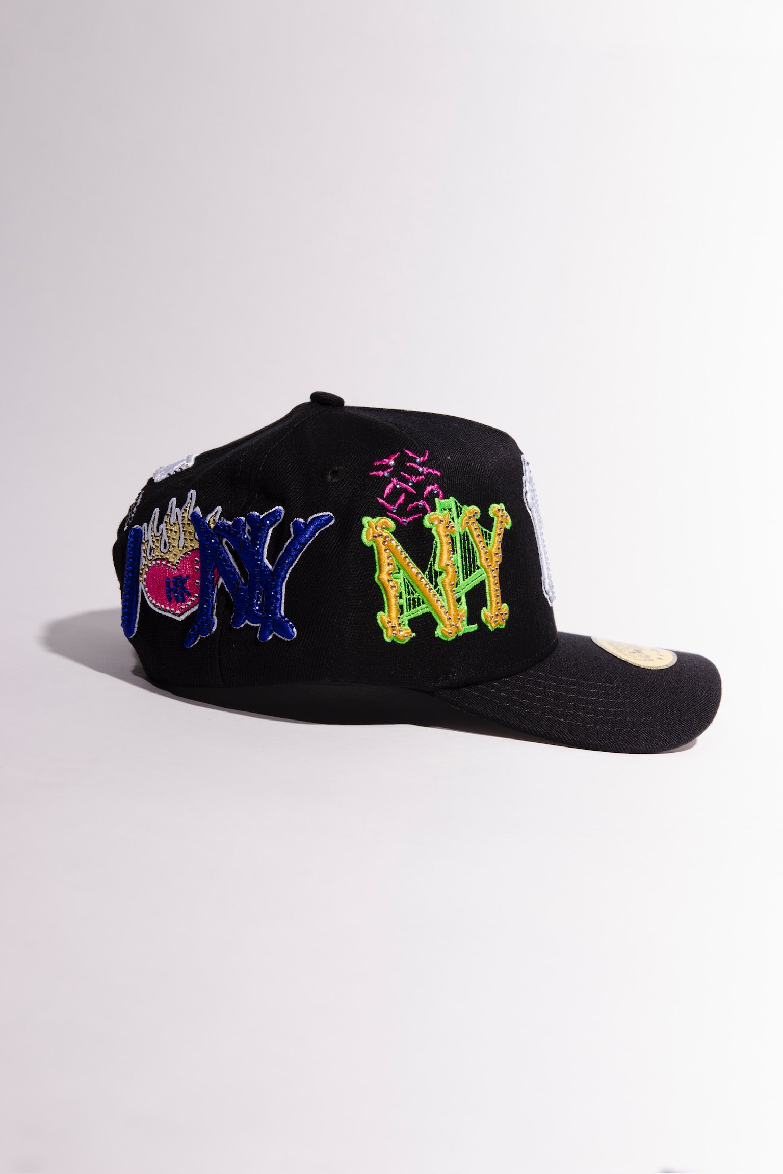 Nyc black 5 panel snap back “aka”(curved brim dad hat)